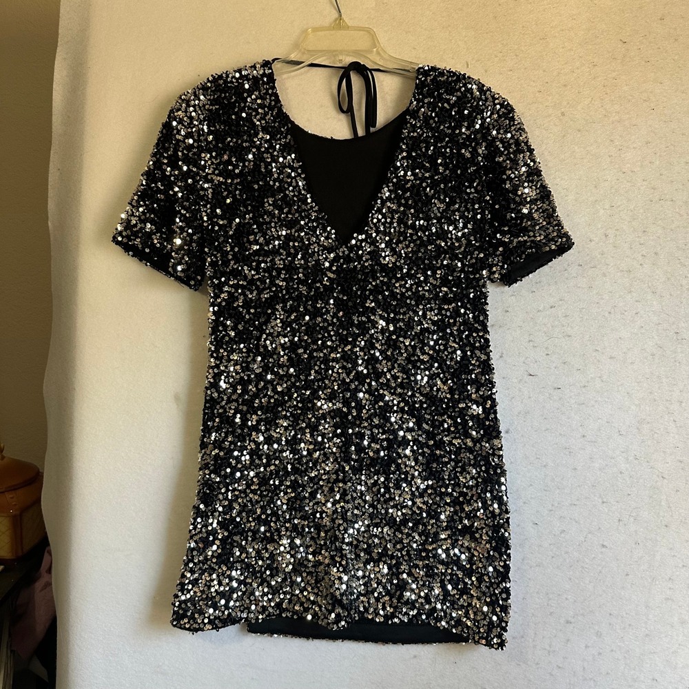 VICI Black Silver Sequin Mini Dress Short Sleeve Back Tie V-Neck Small cocktail